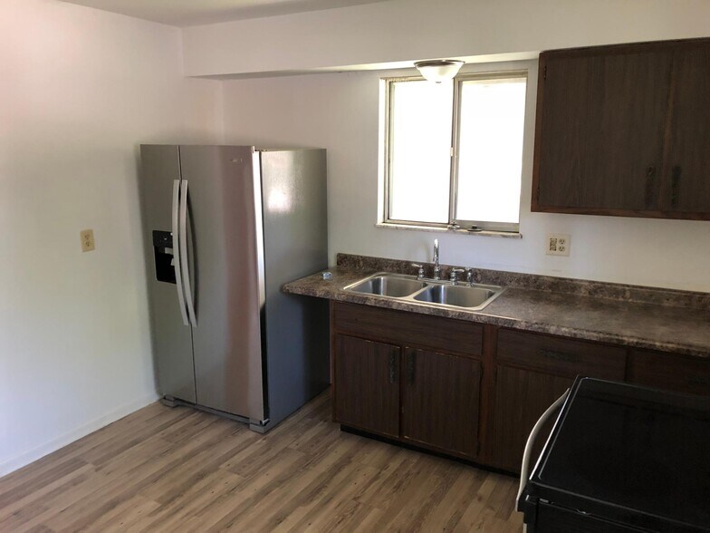 Building Photo - 731 S Woodlawn Ave