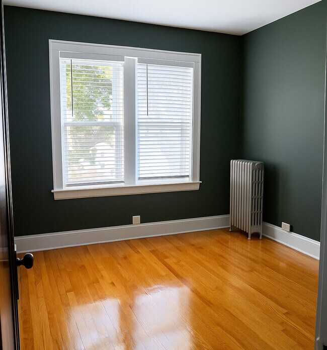 Building Photo - 3909 N Lamon Ave