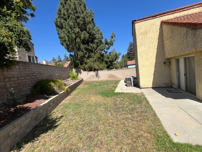 Building Photo - 15377 Bambi Ct