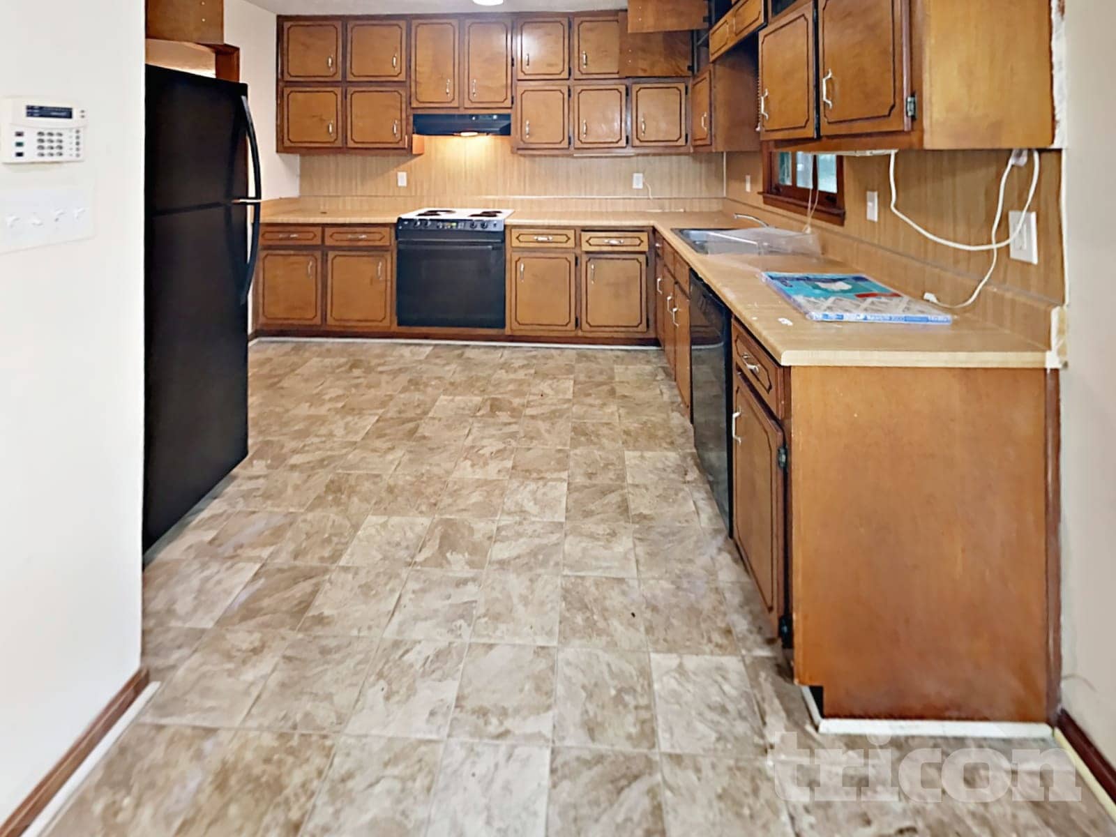 Building Photo - 20 Lakeside Dr