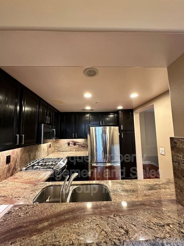Building Photo - 722 Timberwood