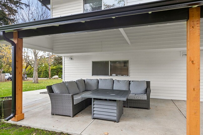 Building Photo - 9488 Olson Rd NW