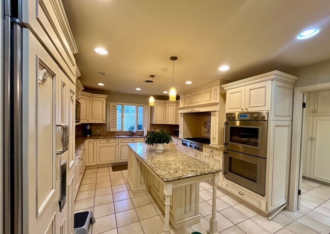 Building Photo - Gorgeous 4 bed 5 bath Luxury rental in Cherry Hills Village!