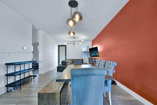 Building Photo - 7865 NW 104th Ave