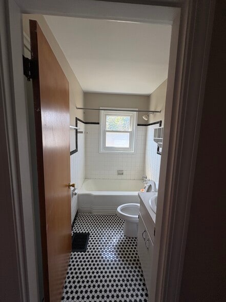 Building Photo - 4002 Massie Ave