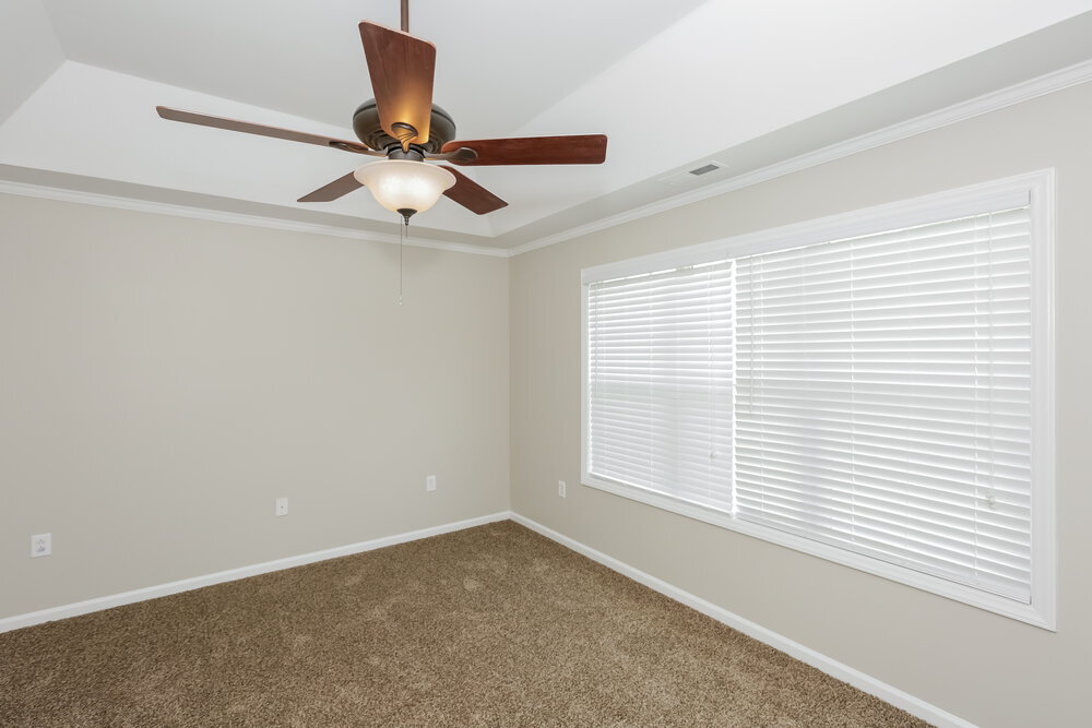 Building Photo - 310 Tamarack Dr