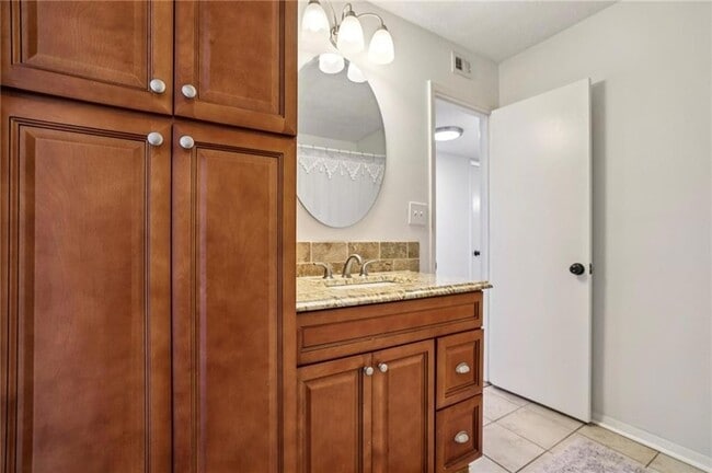 Building Photo - 1602 Cumberland Ct SE