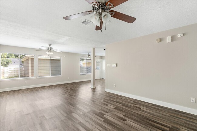 Building Photo - 18906 Atasca Oaks Dr
