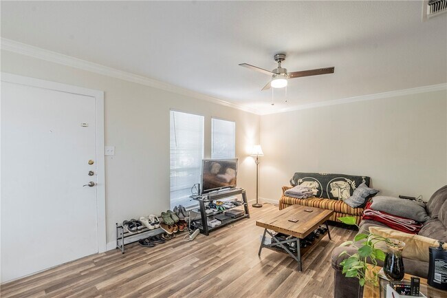 Building Photo - 10622 Golden Quail Dr