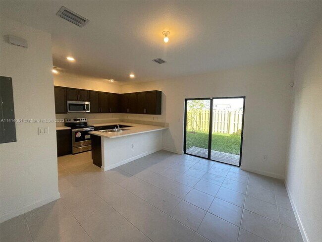 Building Photo - 11845 SW 245 Ter