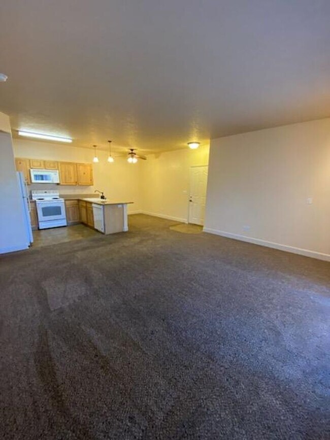 Building Photo - PHEASANT RUN CONDO (PR#24)