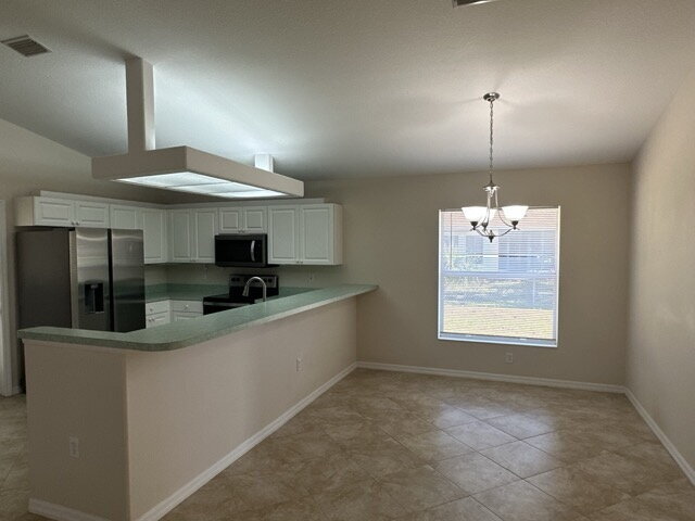 Building Photo - Spacious 2-Bed, 2-Bath Home in Venice with...