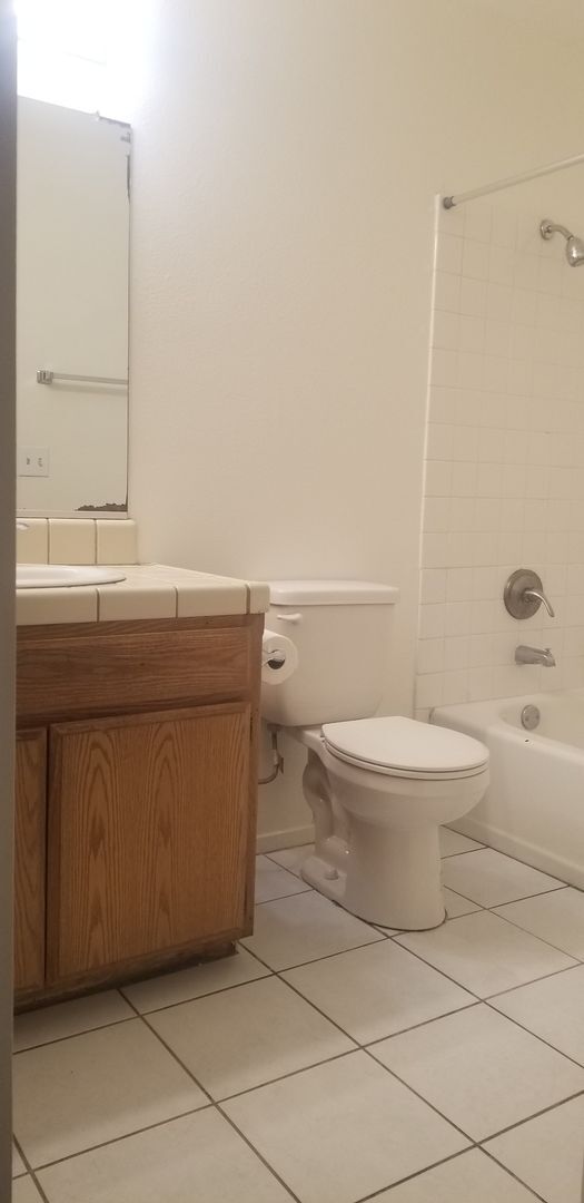 Building Photo - 6401 Caracas Ct