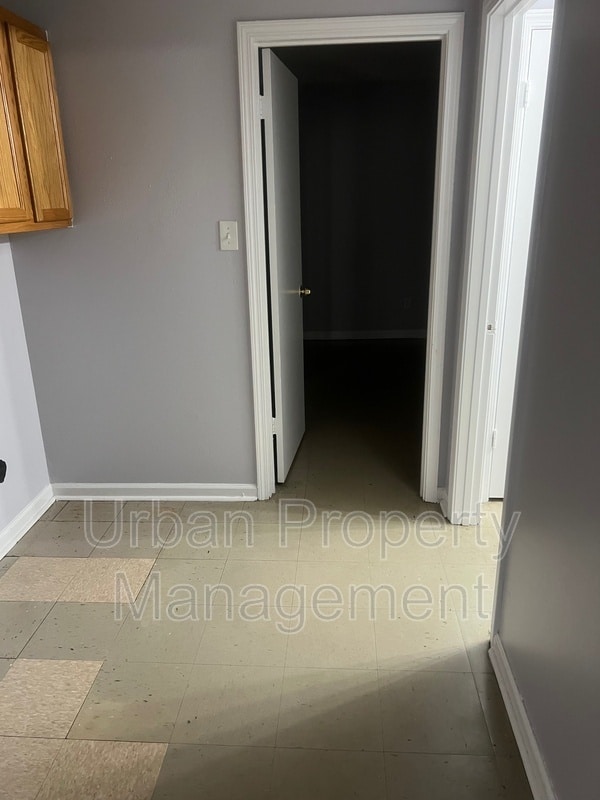 Building Photo - 1623 Orr St