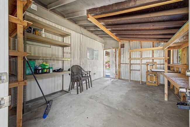 Building Photo - 462 S 80th Pl