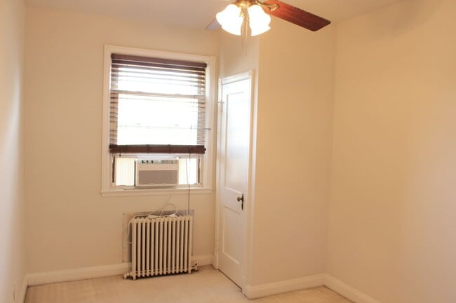 Building Photo - 3515 Parklawn Ave
