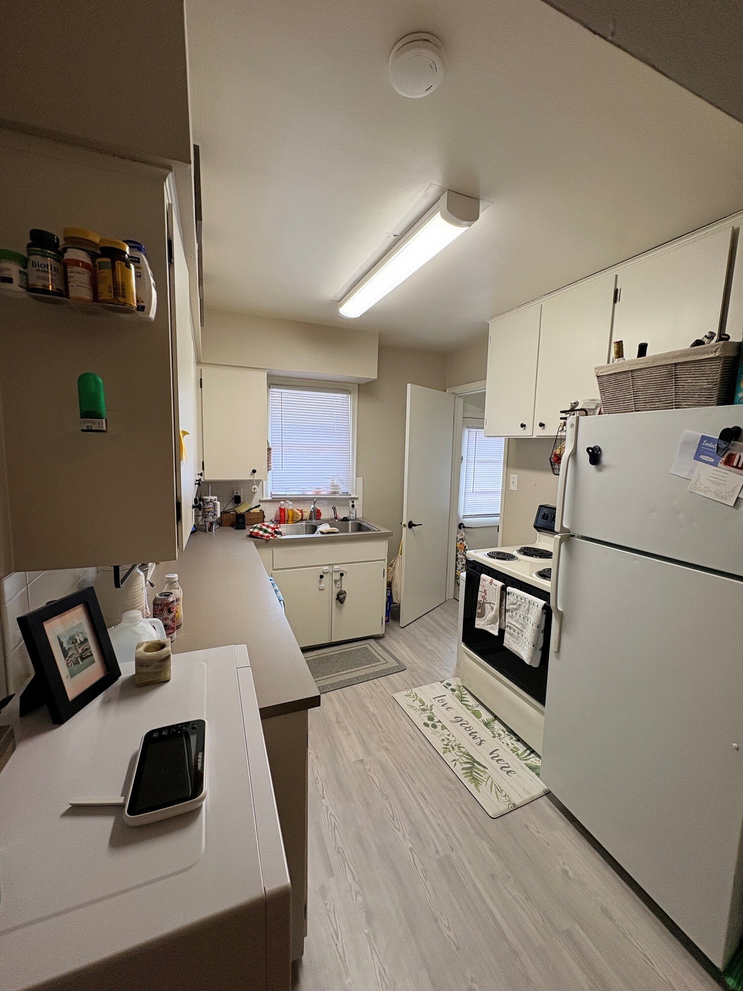 kitchen - 3212 57th St