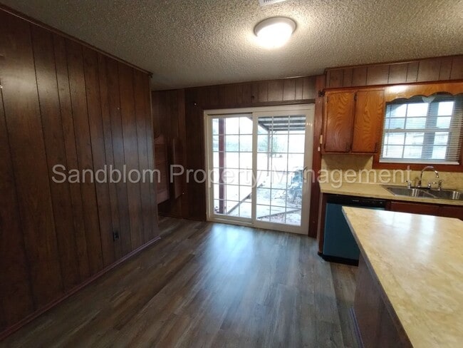 Building Photo - For Lease | Wagoner | $1,100 Rent