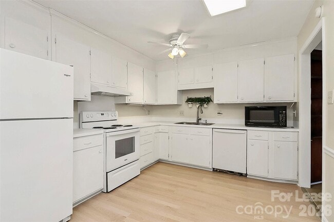 Building Photo - 6635 Olde Savannah Rd