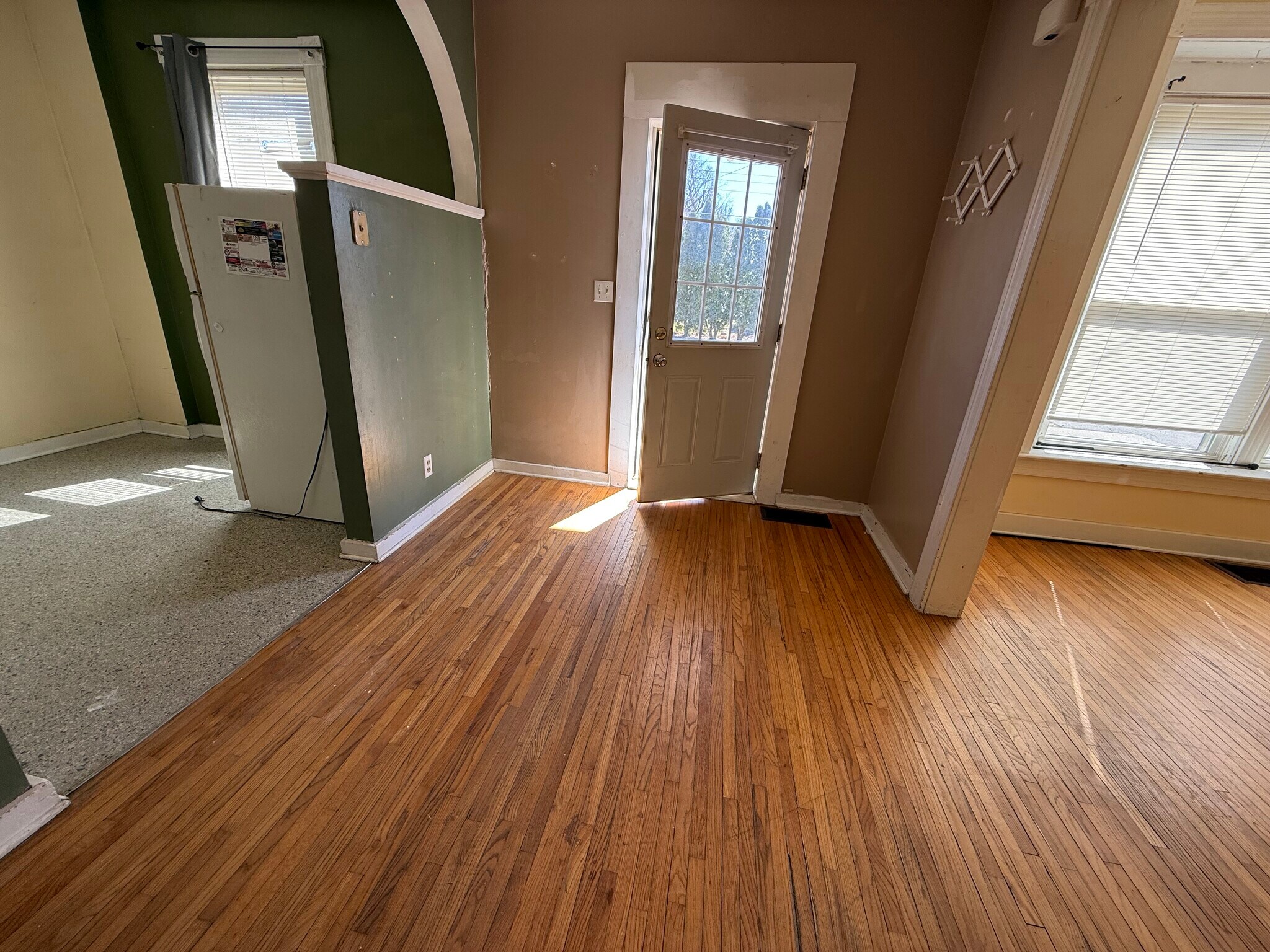 Building Photo - 417 E Orange St