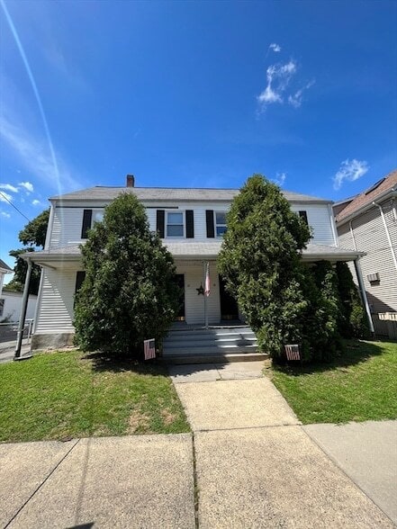 Building Photo - 36 Everett St