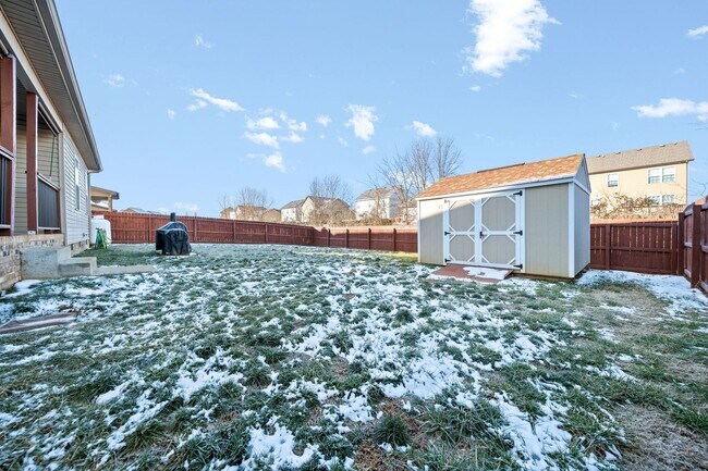 Building Photo - Nice Home in Peach Tree Subdivision Waiting for you to Call home TODAY