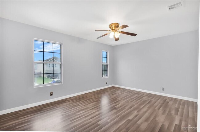 Building Photo - 4113 Periwinkle Ave