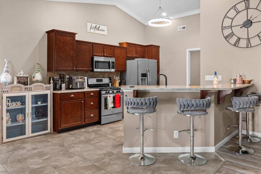 Building Photo - 25 Kettle Ct