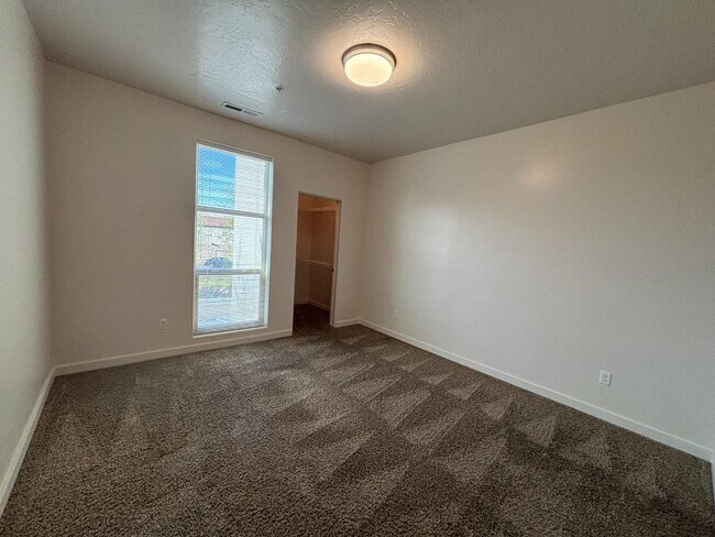 Building Photo - 7943 W Preece Dr