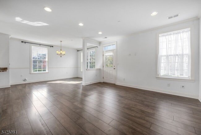 Building Photo - 63 Autumn Way