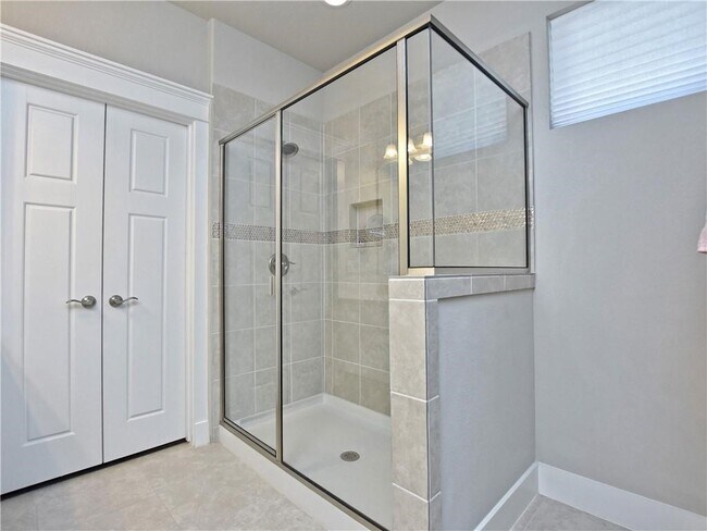 Building Photo - 10911 Rock Island Dr