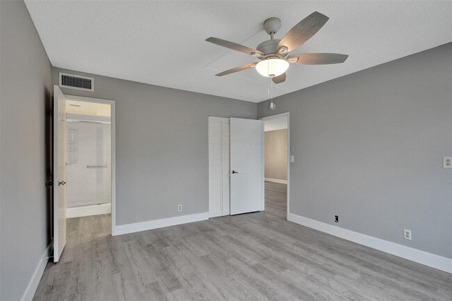 Building Photo - 1541 S Ocean Blvd