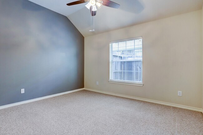 Building Photo - 10606 Badger Canyon Dr