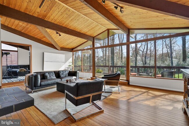 Building Photo - 1219 Ingleside Ave