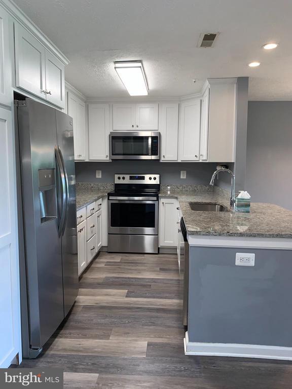 Building Photo - 4622 Deepwood Ct