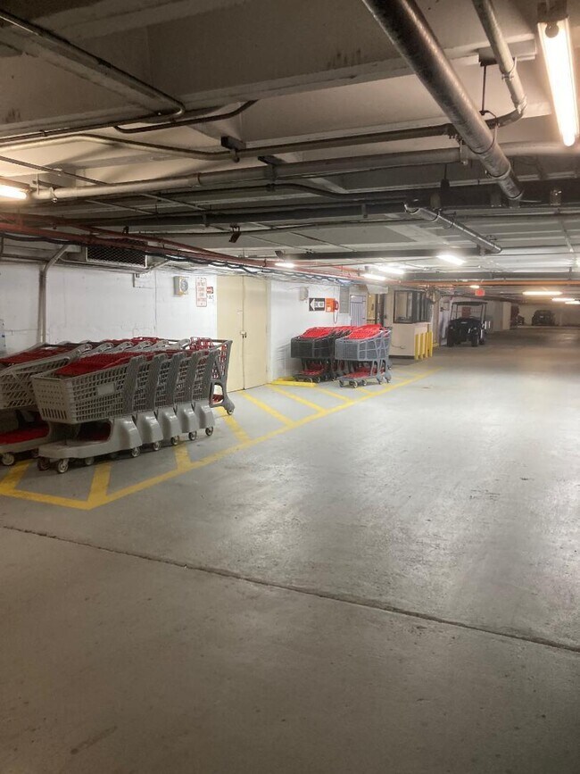 Building Photo - 2100 S Ocean Ln