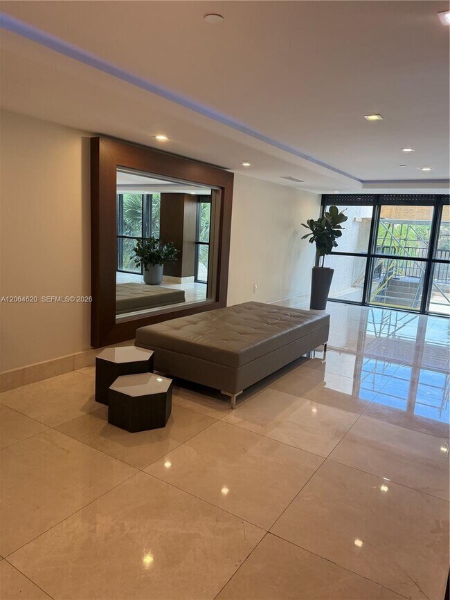 Building Photo - 540 Brickell Key Dr