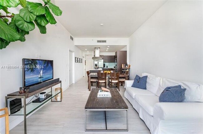 Building Photo - 7928 East Dr