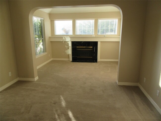 Building Photo - 914 Ivory Ridge Ln