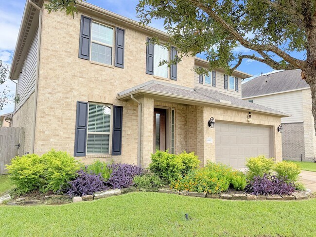 Building Photo - 8611 Oakdale Blf Ct