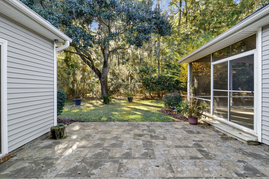 Building Photo - 11 Eagle Pointe Cir