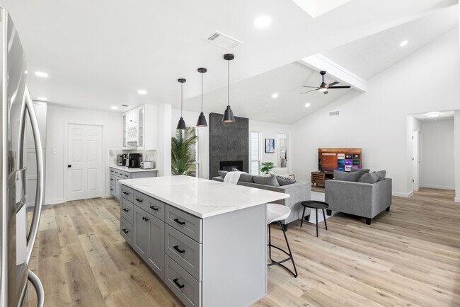 Building Photo - 15126 Forest Lodge Dr