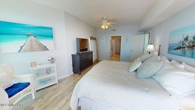 Building Photo - 2228 Beach Dr