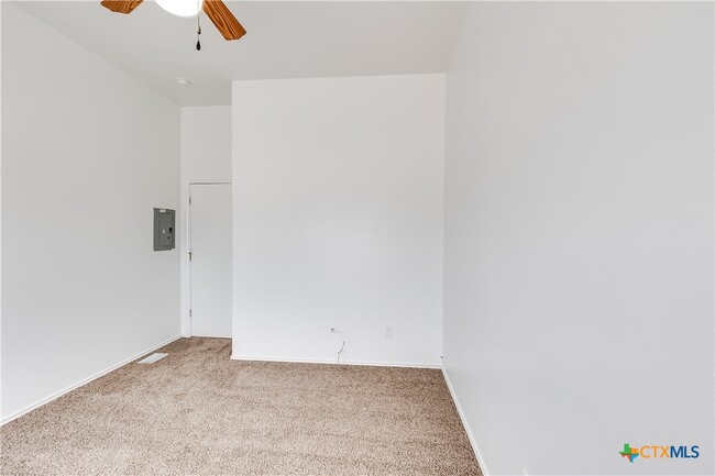 Building Photo - 4005 Doraine Ct