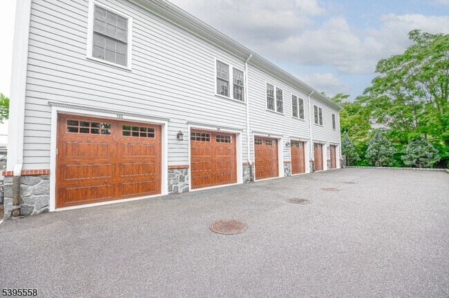 Building Photo - 29 Euclid Ave