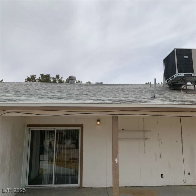 Building Photo - 1420 W Horn Rd