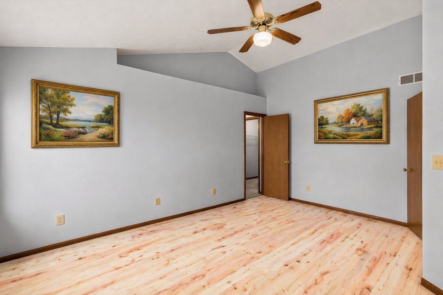 Building Photo - 8635 Oak Creek Dr