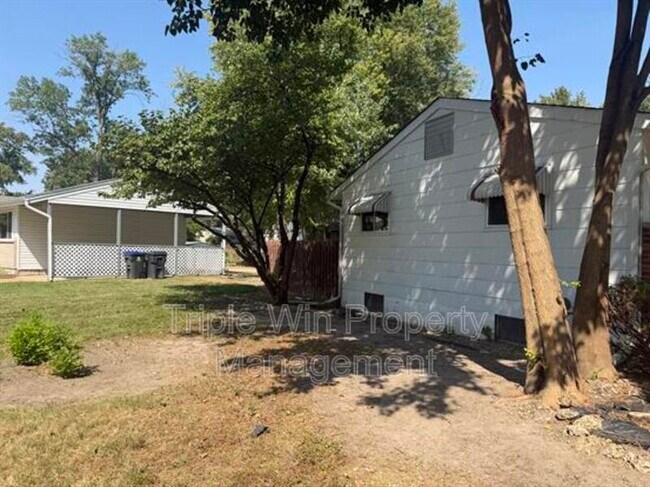 Building Photo - 675 Lilac Dr