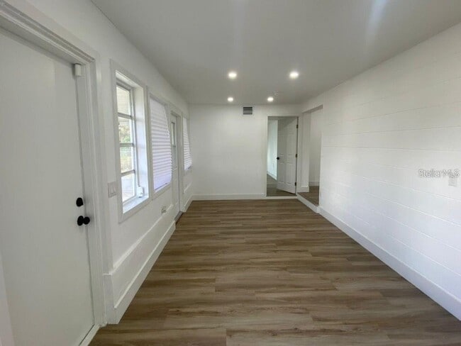 Building Photo - 22011 Catherine Ave