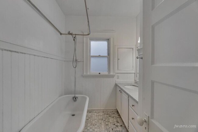 Building Photo - 840 14th St